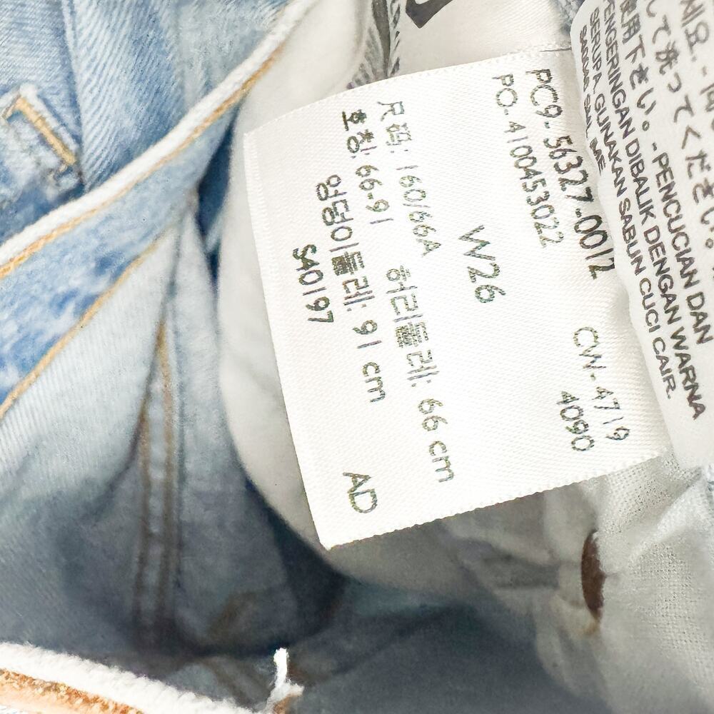 Levi’s 501 Raw Hem Denim Jeans Cutoff Button Fly Light Wash Size 26 - Picture 4 of 5